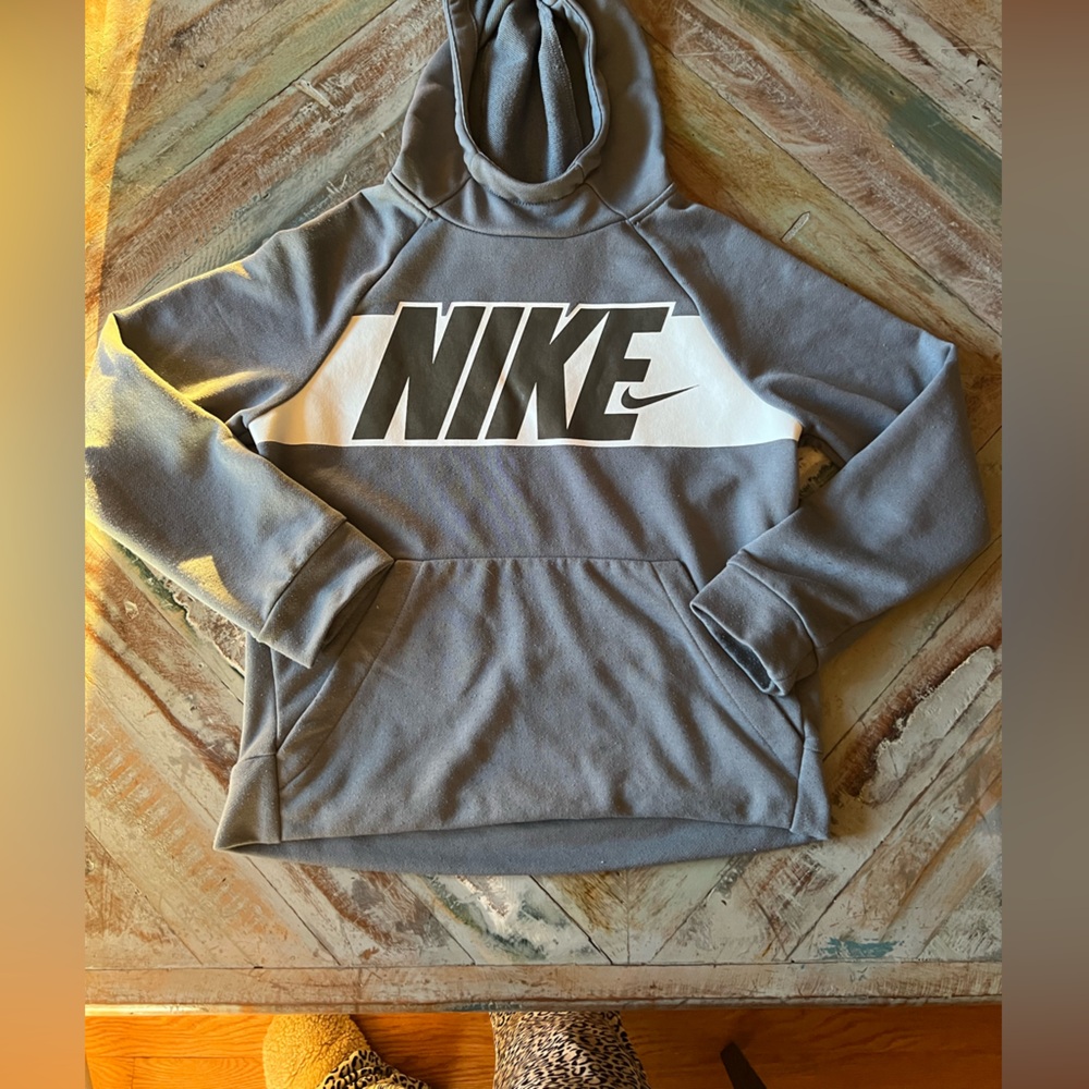 youth nike hoodie🪩